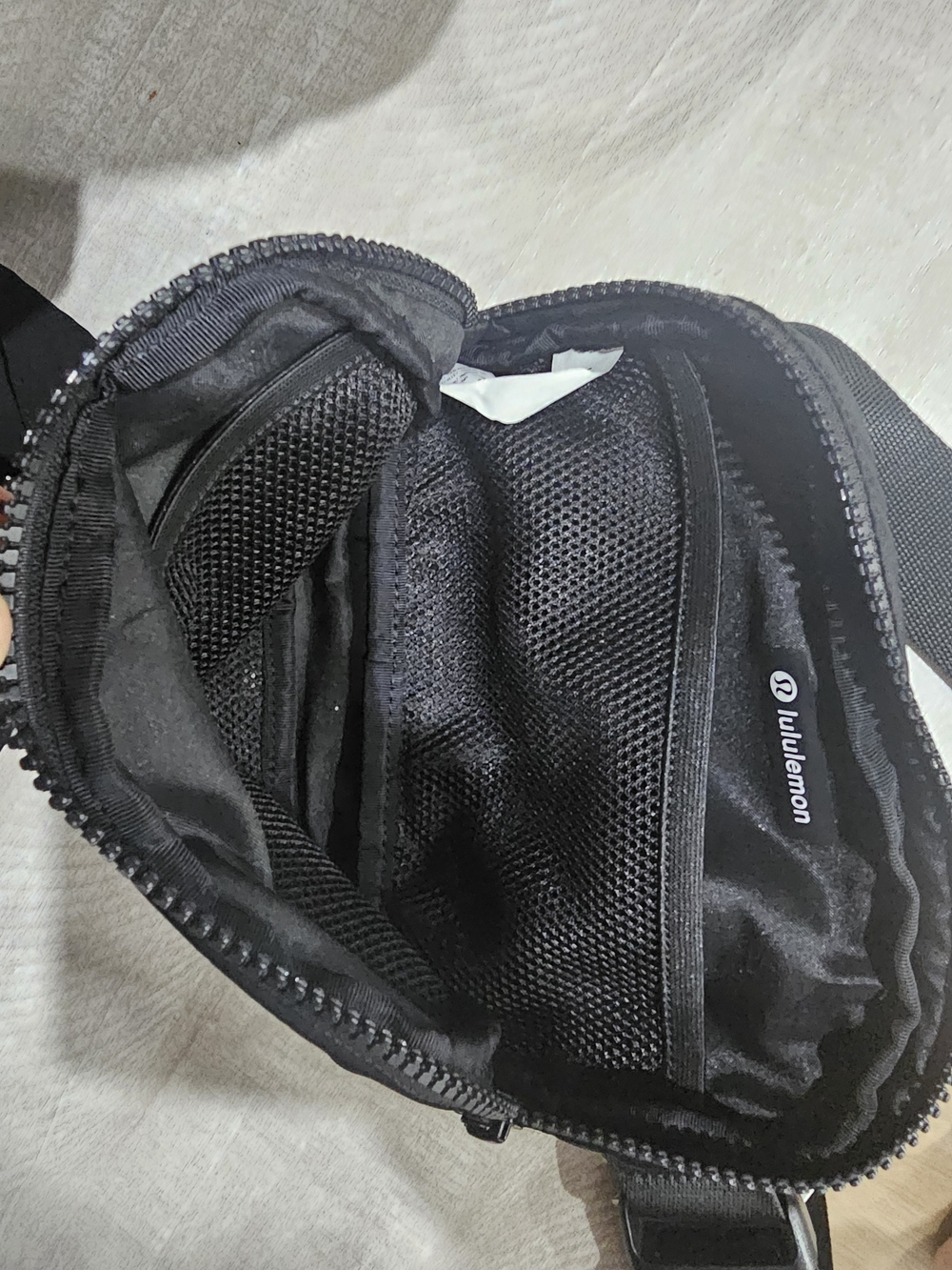 lululemon athletica Black Everywhere Belt Bag 1L - Picture 3 of 6